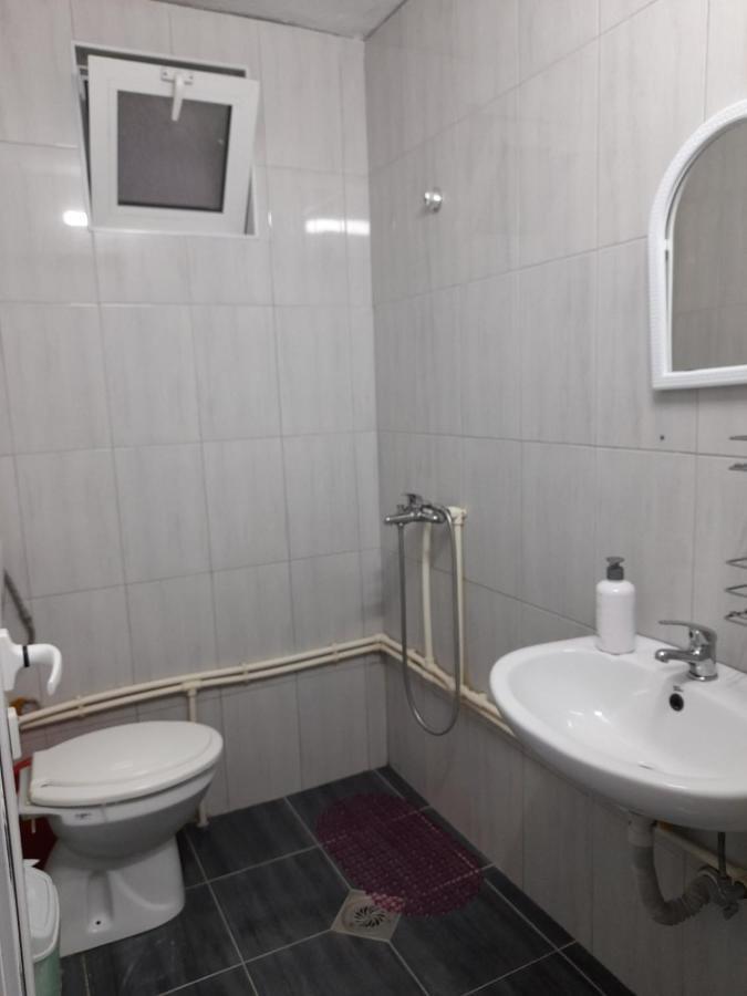 64 Apartment *