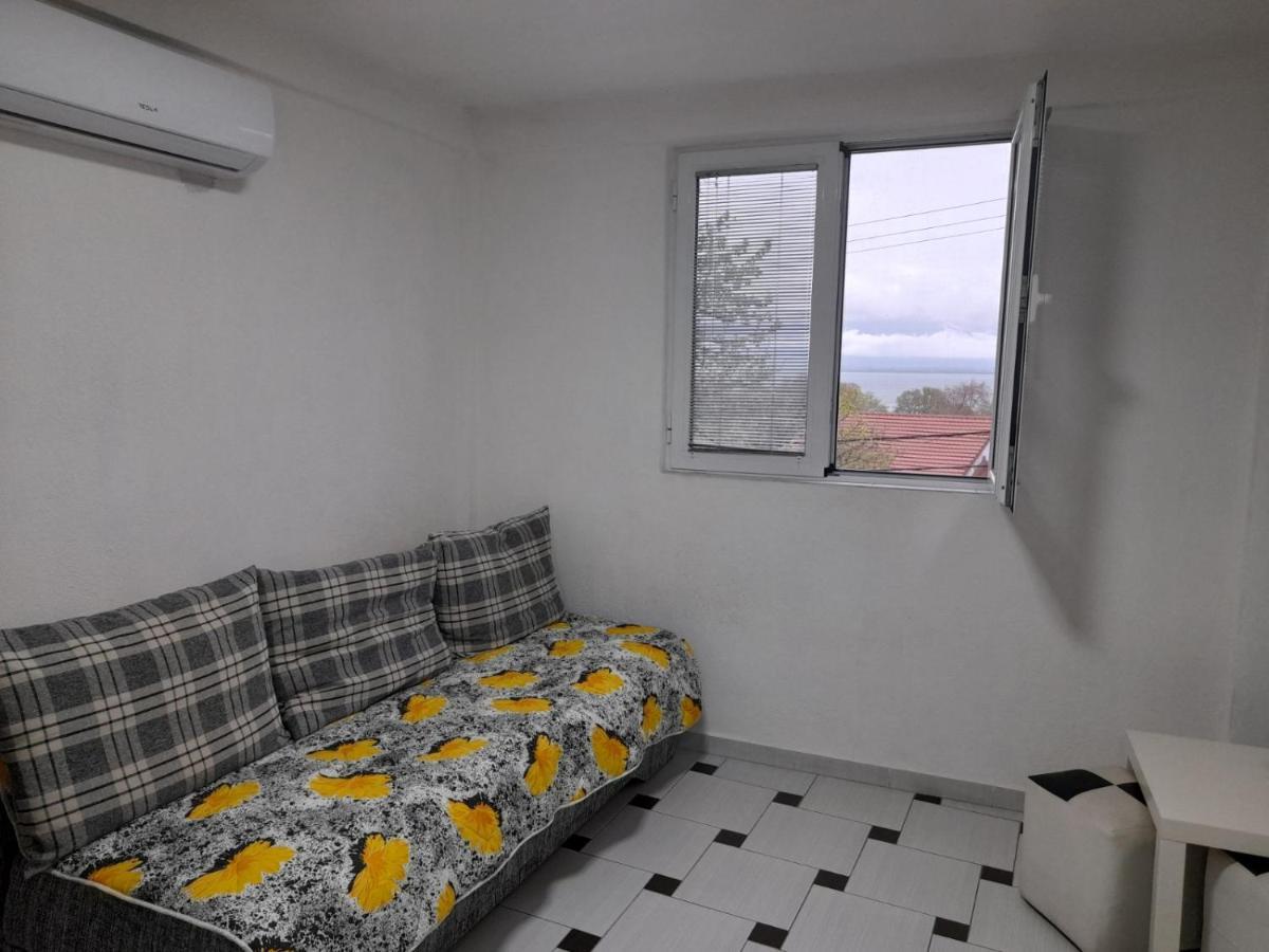 64 * Dojran