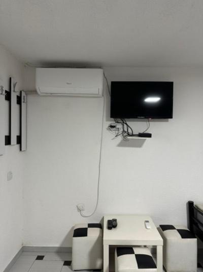 Apartment 64