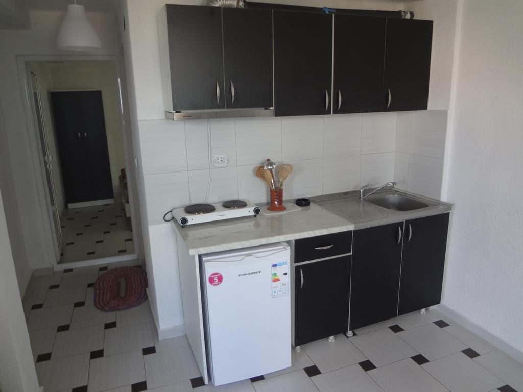 Apartment 64